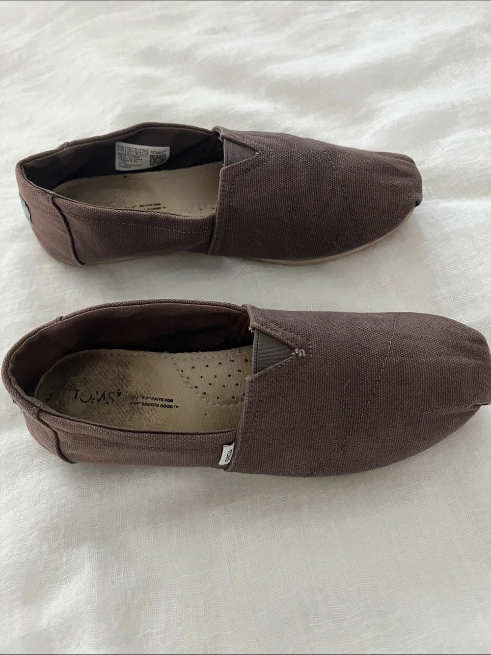 TOMS Woman’s  signature classic Brown canvas Alpargata slip-on Size 7.5